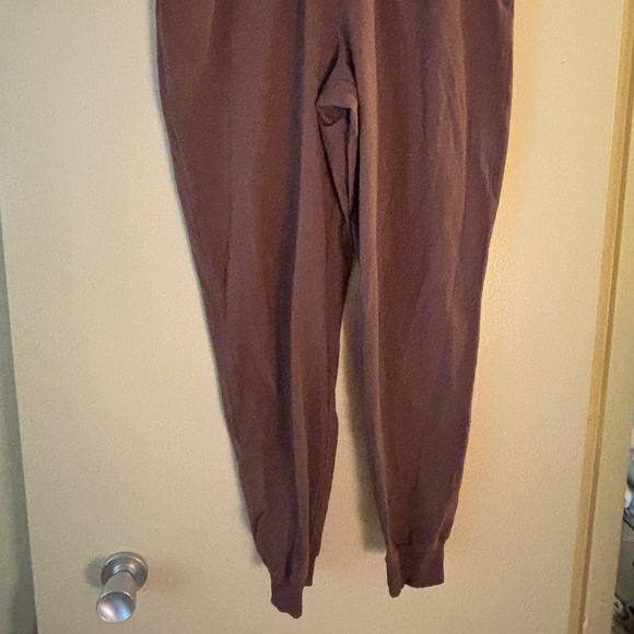 Lululemon Paper bag Waist Joggers - Picture 2 of 2